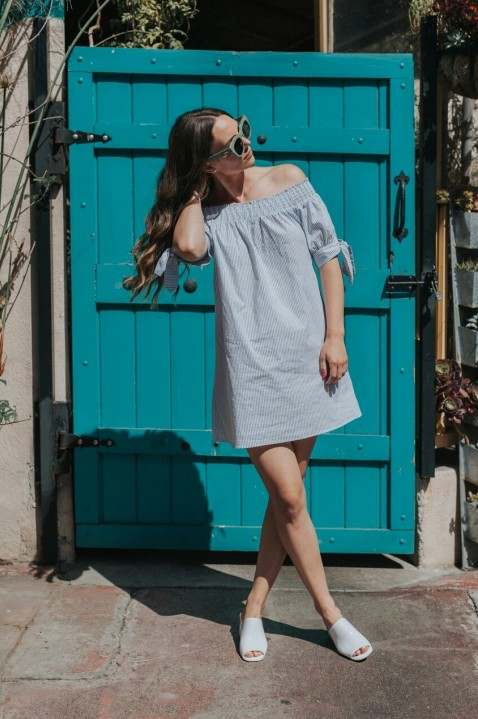 Look casual con bolso y pañuelo